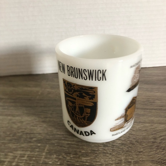 Vtg Milk Glass New Brunswick Souvenir Mug - Picture 3 of 11